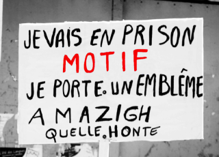 2019, Algérie, prison pour motif le port d'un emblême amazig