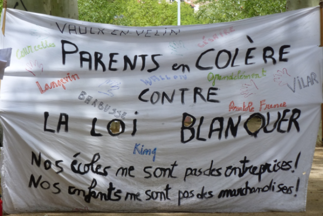 Banderole : parents en colère